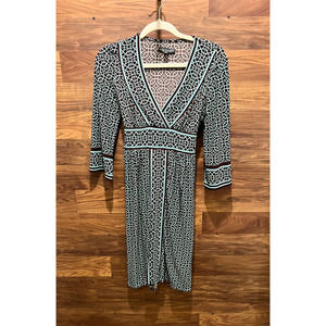 City Triangles Stretch Knit Sheath 3/4 Sleeve V Neck Mint Green & Brown Medium